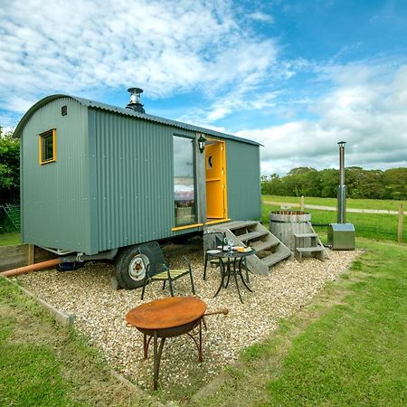 Отель Kidwelly Glamping Экстерьер фото